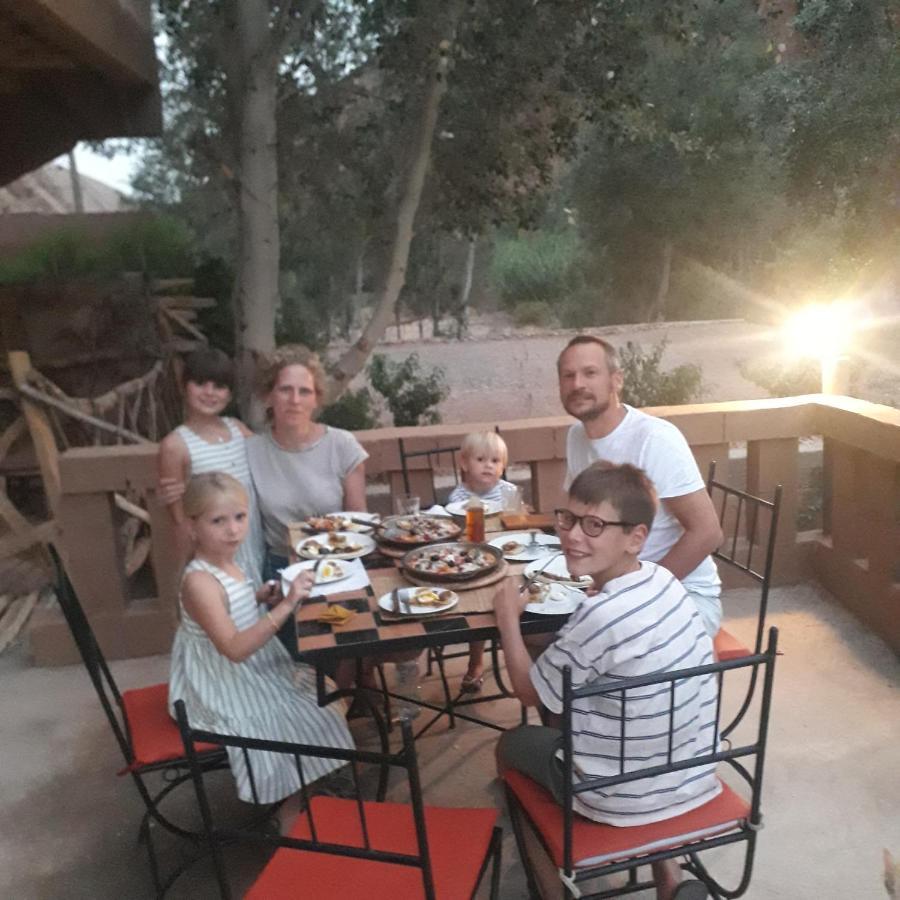 Riad Pizzeria Marhaba Akhendachou n'Ait Ouffi Exterior photo