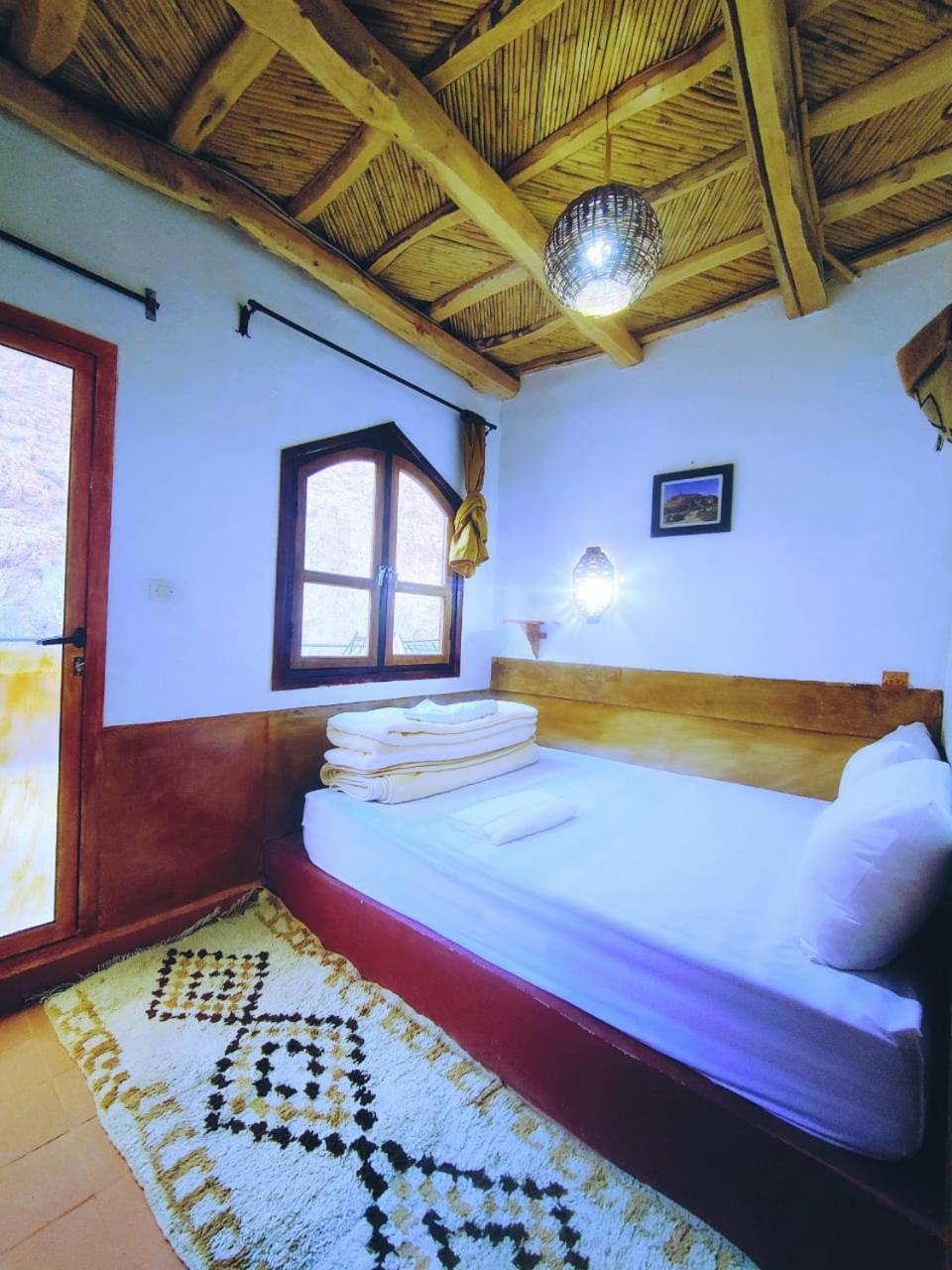 Riad Pizzeria Marhaba Akhendachou n'Ait Ouffi Exterior photo