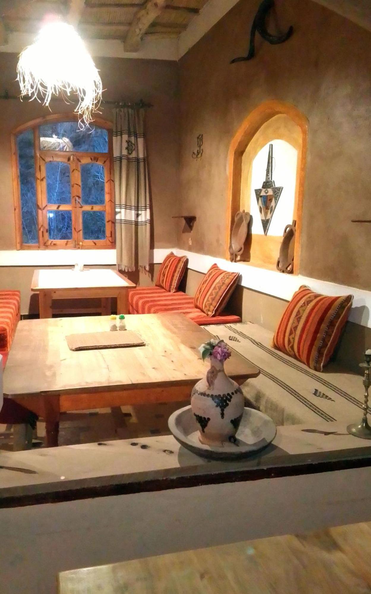 Riad Pizzeria Marhaba Akhendachou n'Ait Ouffi Room photo
